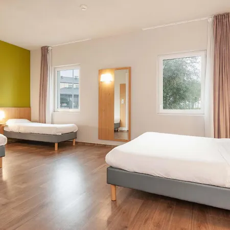 Mont-de-marsan Hotel 2*