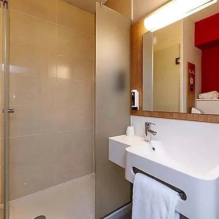 Mont-de-marsan Hotel 2*