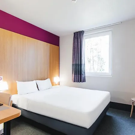 Mont-de-marsan Hotel 2*