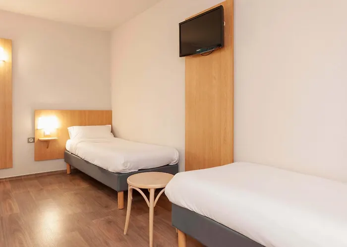 B&B Hotel Mont-De-Marsan 2*