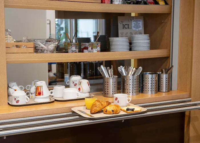 B&B Hotel Mont-De-Marsan Hotell 2*