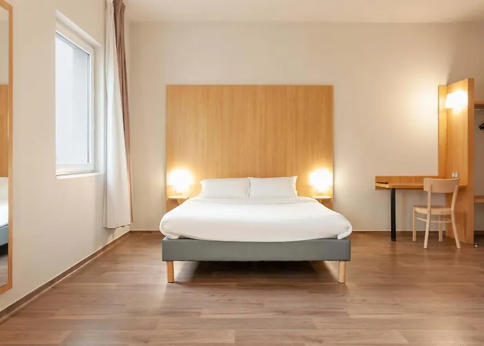 Mont-de-marsan Hotel Saint-Avit (Landes)