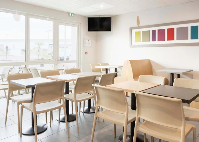 B&B Hotel Mont-De-Marsan Hotell