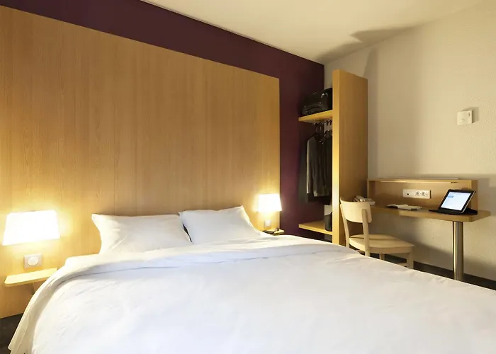 B&B Hotel Mont-De-Marsan 2*