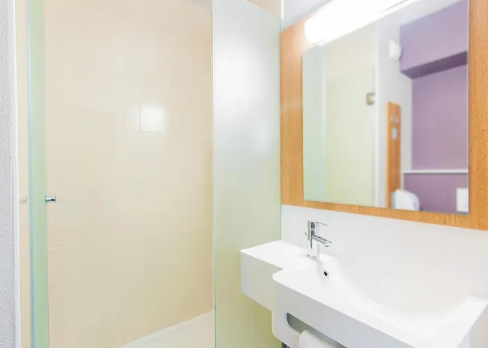 B&B Hotel Mont-De-Marsan Hotell